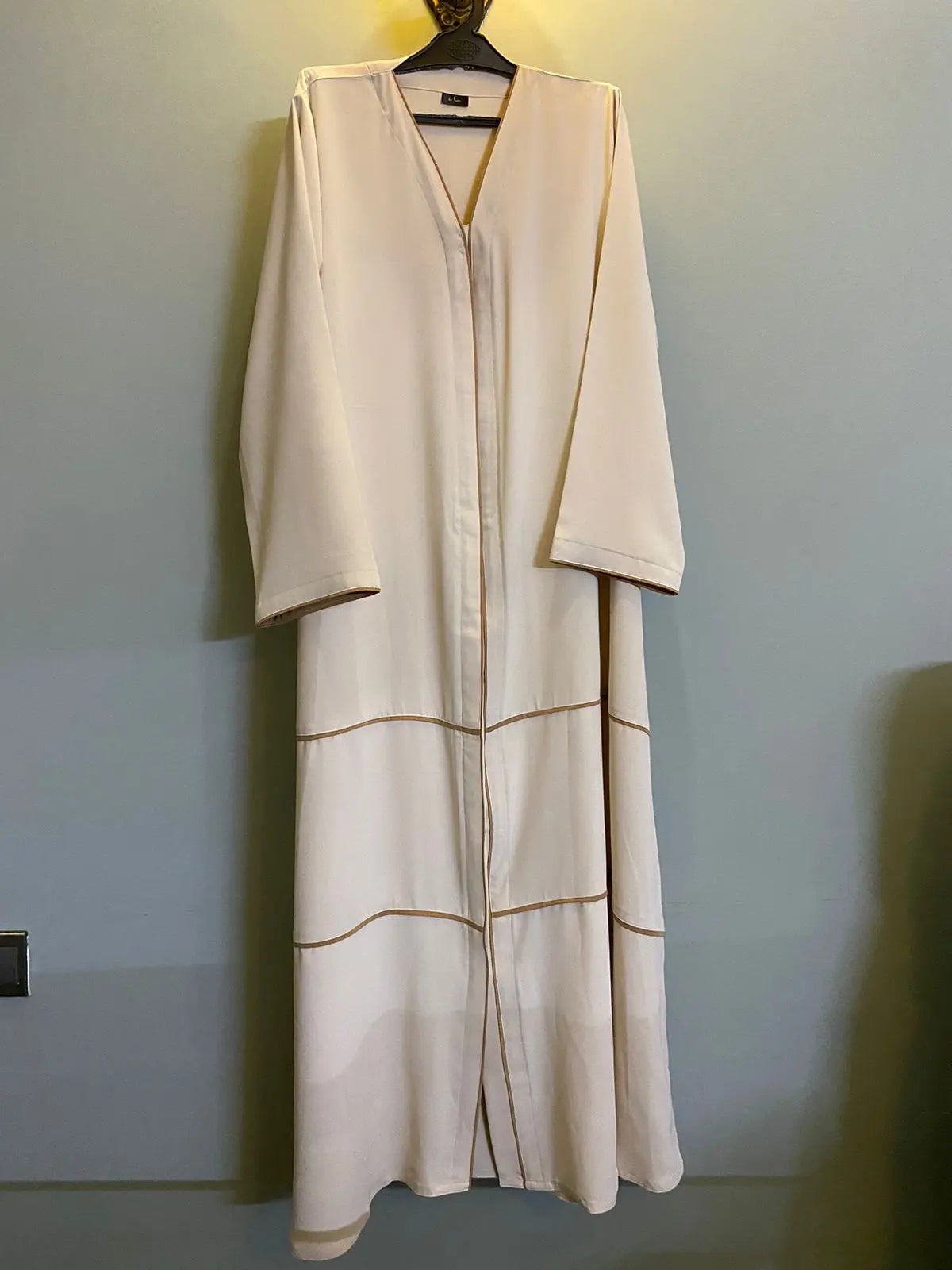 Pipined Abaya